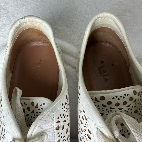 Alaia Size 9 White Tan Laser Cut
Leather Lace-Up Low Top
Sneakers - Picture 13 of 15